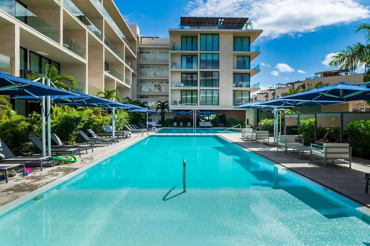 Luxury Condo Oceana, Steps From The Beach, Beach Club, Restaurant And Gym!! Playa del Carmen