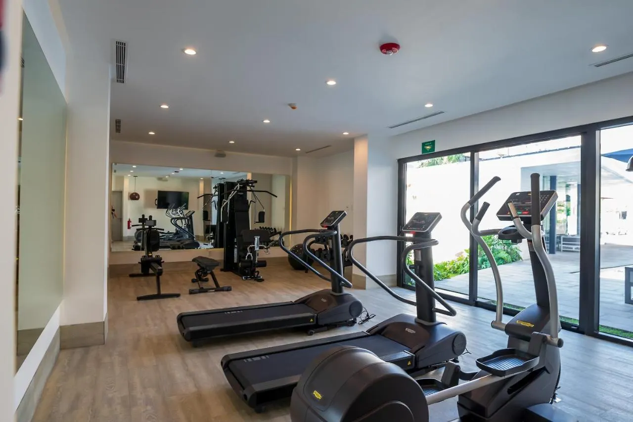Luxury Condo Oceana, Steps From The Beach, Beach Club, Restaurant And Gym!! Playa del Carmen