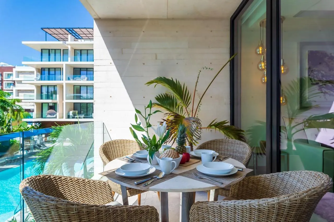 Apartment Luxury Condo Oceana, Steps From The Beach, Beach Club, Restaurant And Gym!! Playa del Carmen