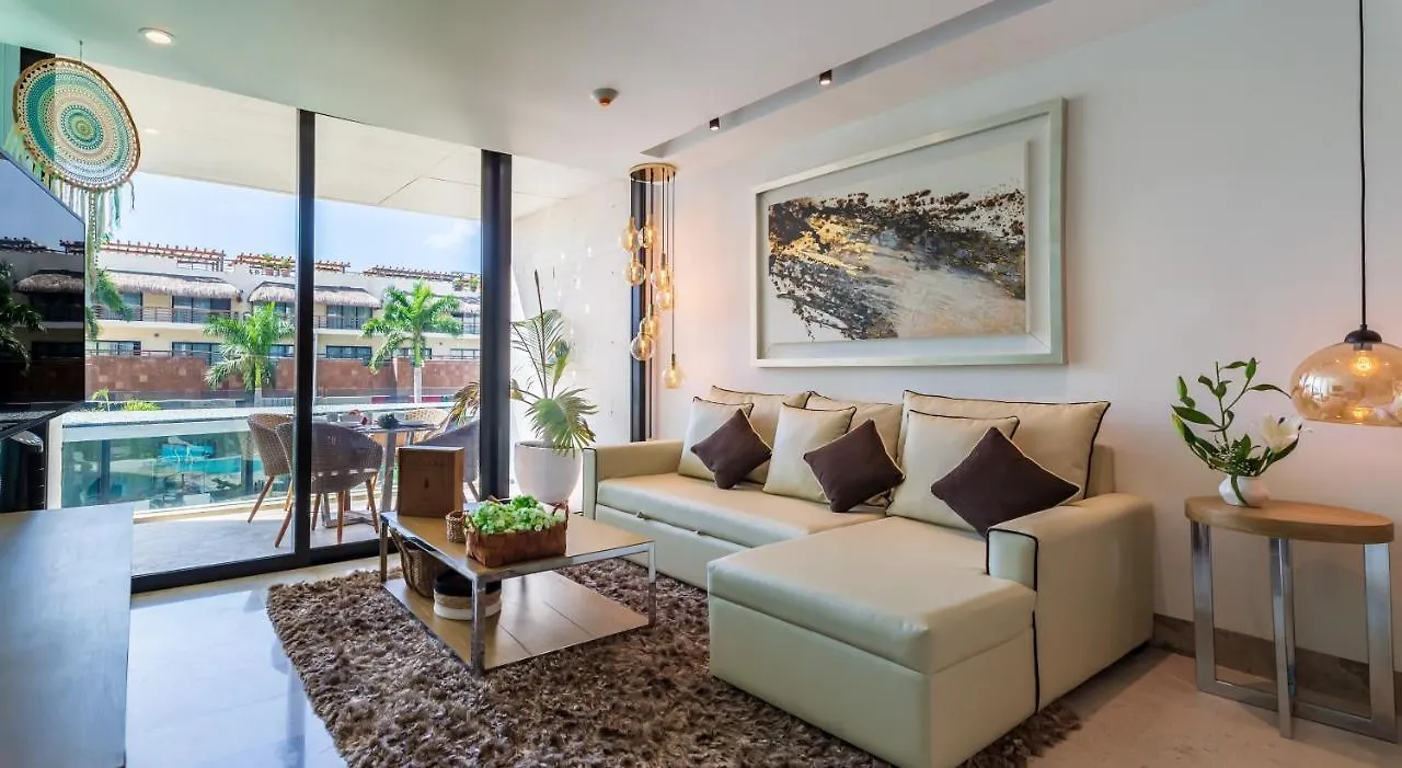 Luxury Condo Oceana, Steps From The Beach, Beach Club, Restaurant And Gym!! Playa del Carmen Apartment