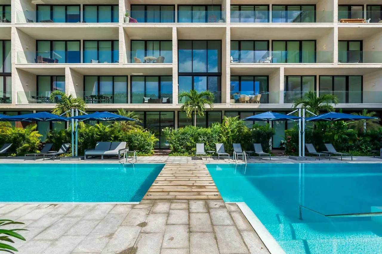 Luxury Condo Oceana, Steps From The Beach, Beach Club, Restaurant And Gym!! Playa del Carmen