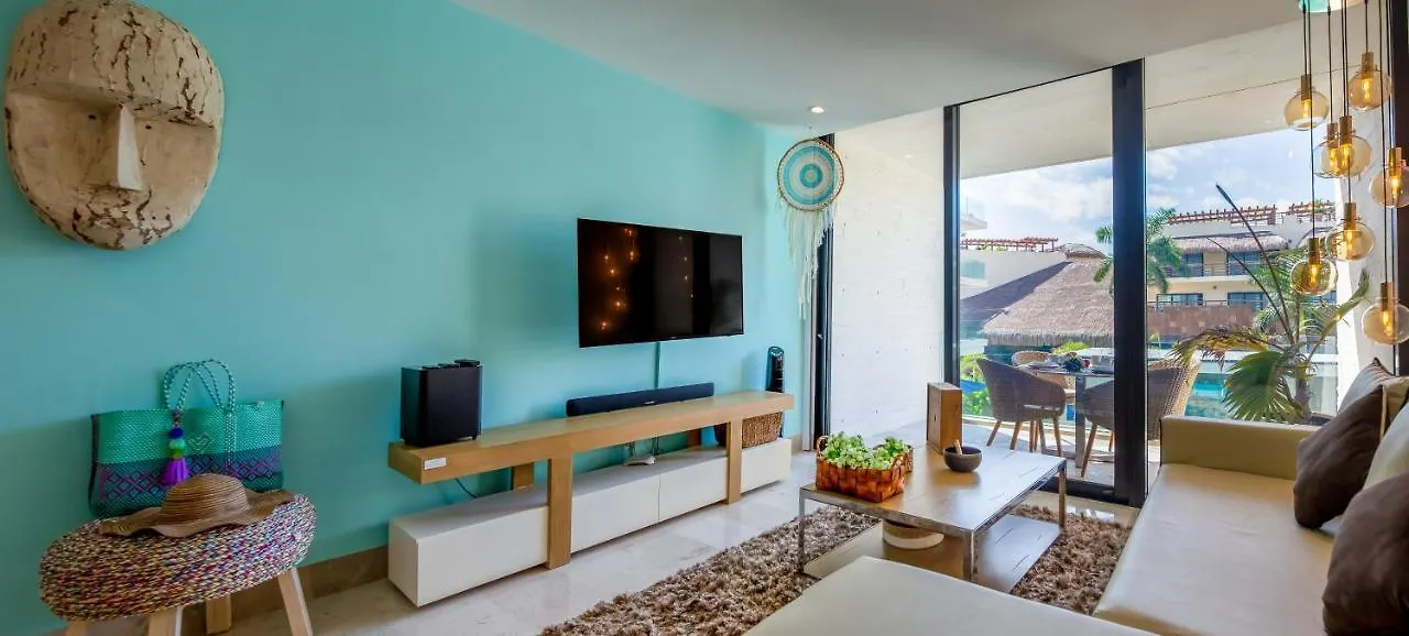Luxury Condo Oceana, Steps From The Beach, Beach Club, Restaurant And Gym!! Playa del Carmen